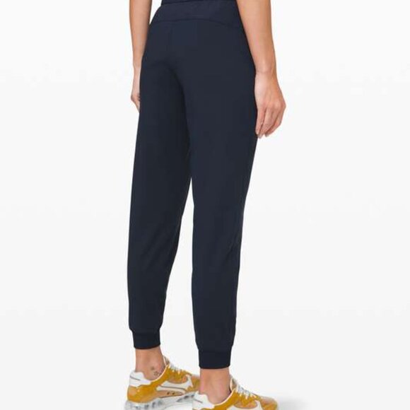 Lululemon On The Fly Black Pull-On Jogger Size 2 - Picture 11 of 11